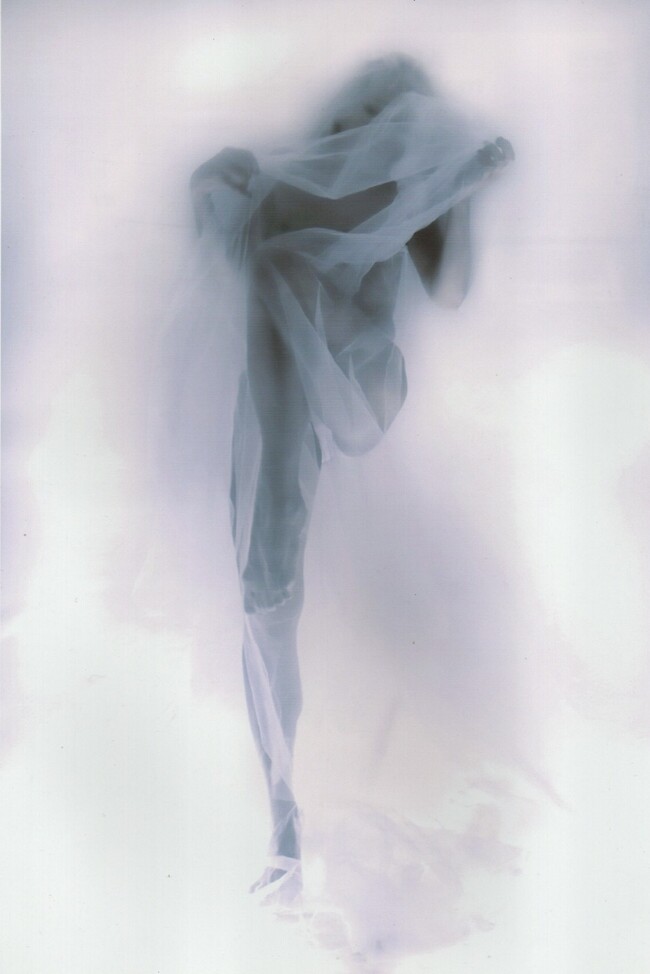 professional-ballerina-london-contemporany-dance-center-white-box